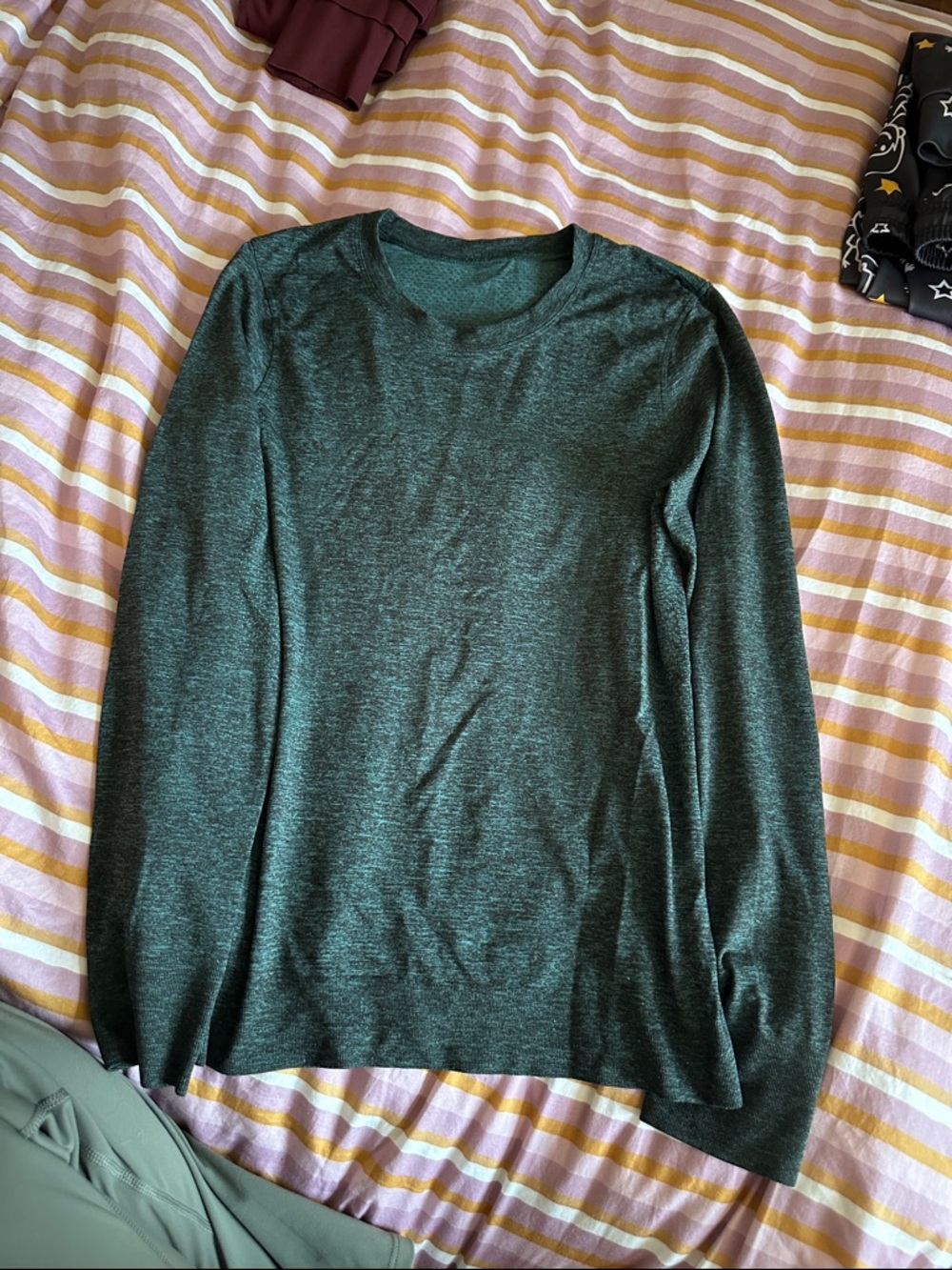 lululemon athletica Long Sleeve switch tech green pebble